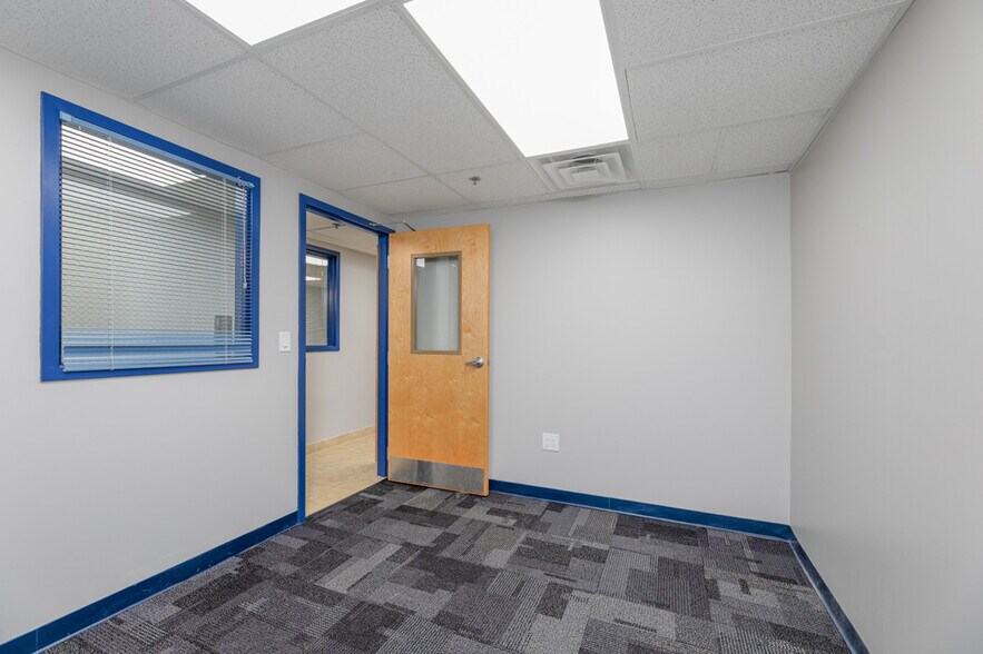 More Photos Of 411 Commerce Ln, West Berlin Medical For Sale