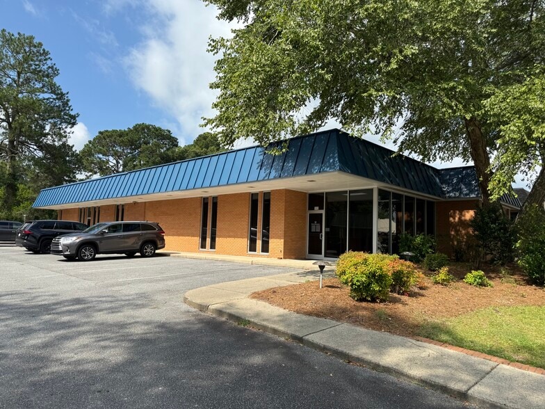 Primary Photo Of 510 Plaza Blvd, Kinston Office For Lease