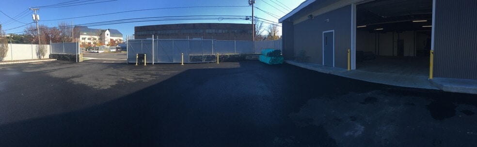 More Photos Of 89 Day St, Norwalk Warehouse For Lease