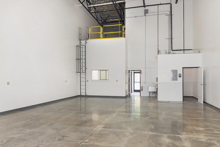 More Photos Of 164 Camino Oruga, Napa Warehouse For Lease