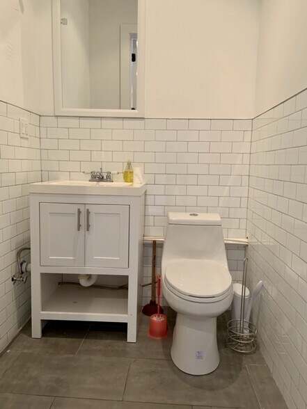 More Photos Of 85 Howard Ave, Brooklyn Storefront For Lease