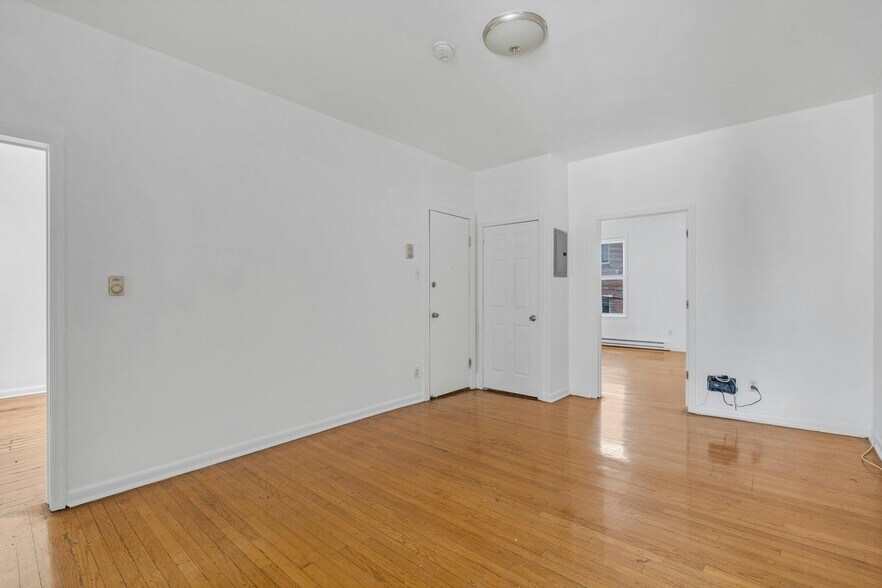 More Photos Of 372 Summit Ave, Jersey City General Retail For Sale
