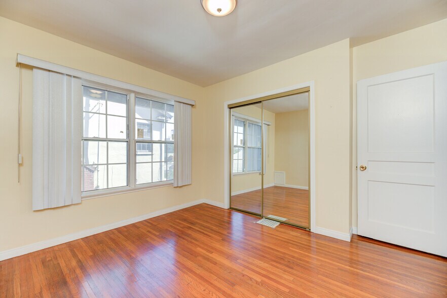 More Photos Of 913 S Wilton Pl, Los Angeles Apartments For Sale