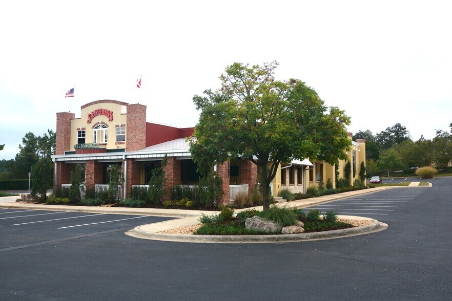 More Photos Of 14 Perimeter Park S, Birmingham Restaurant For Lease