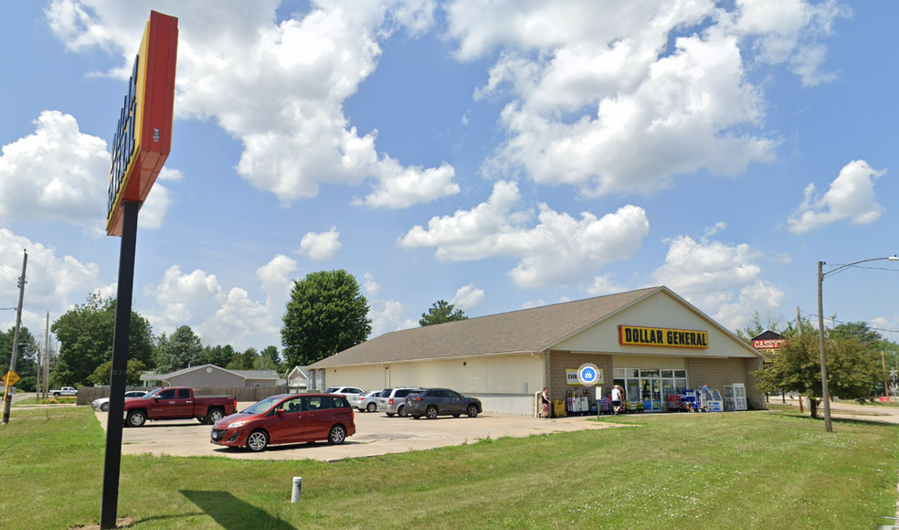 Primary Photo Of 400 Henderson Rd, Knoxville Storefront For Sale