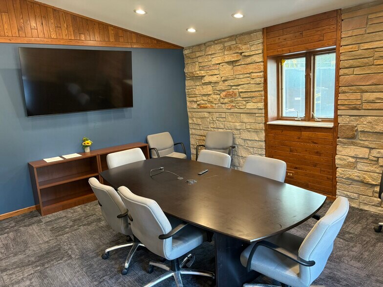 More Photos Of 3125 Glenwood Lansing Rd, Lansing Warehouse For Sale