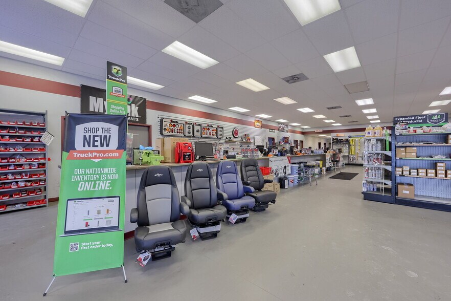 More Photos Of 220 Orlan Rd, New Holland Showroom For Sale