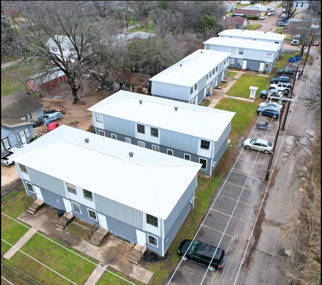 More Photos Of 208 N Church St, Hillsboro Apartments For Sale