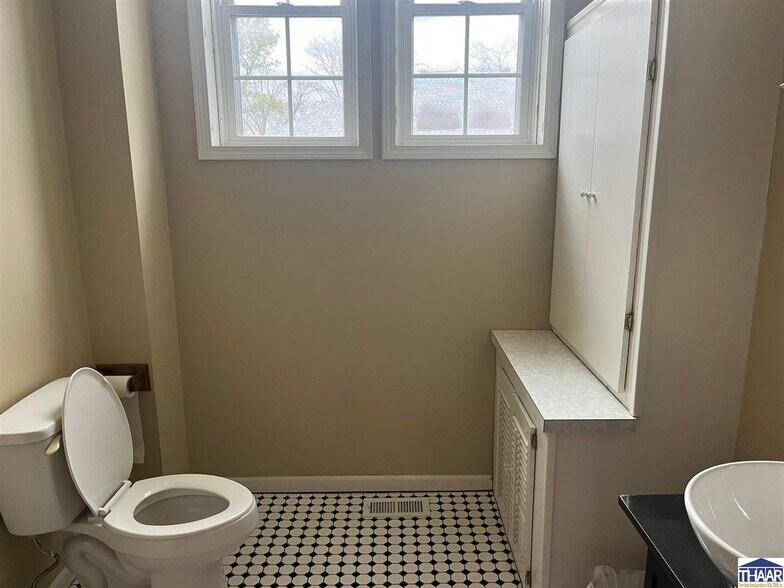 More Photos Of 219 Ohio St, Terre Haute Office For Sale