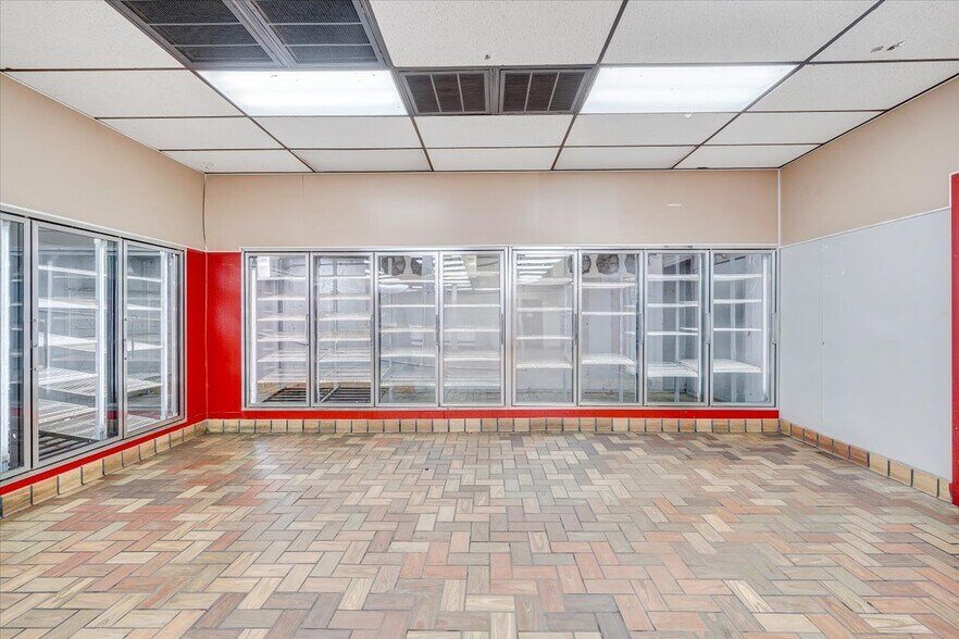More Photos Of 1000 Electric Rd, Salem Convenience Store For Sale