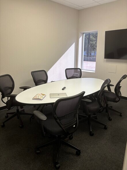 More Photos Of 5523 FM 1488, The Woodlands Showroom For Lease