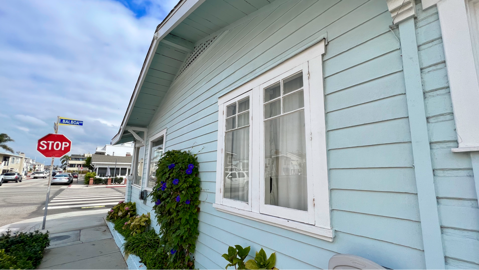 More Photos Of 301 E Balboa Blvd, Newport Beach Apartments For Sale