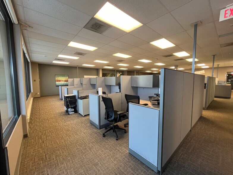 More Photos Of 3202 13th Ave S, Fargo Storefront For Lease