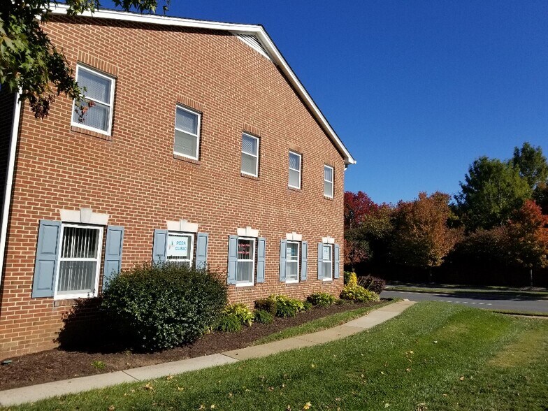 More Photos Of 4248-4250 Chain Bridge Rd, Fairfax Medical For Lease