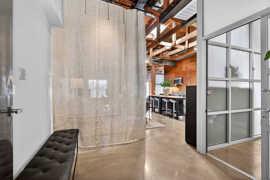 More Photos Of 1725 14th St, Sacramento Office For Sale