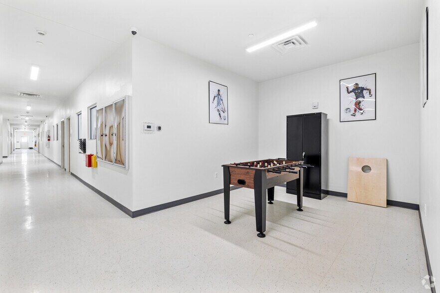 More Photos Of 434 Urenda Loop, Carrizo Springs Industrial For Sale