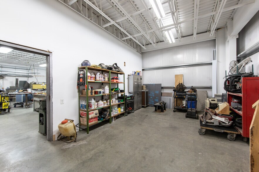 More Photos Of 7431 Industrial Rd, Lantzville Warehouse For Sale