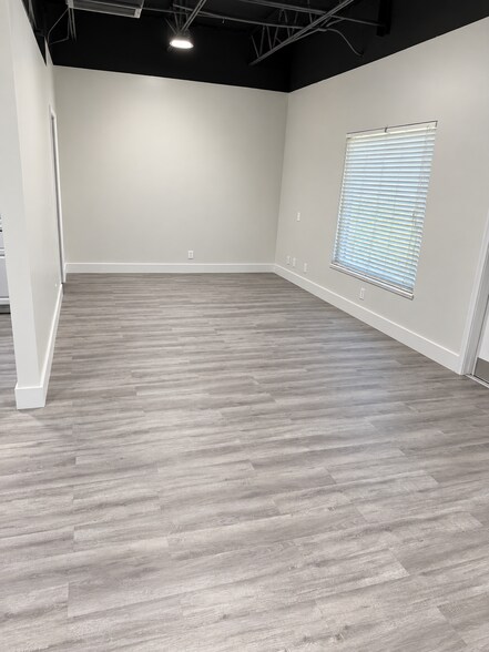 More Photos Of 401 W Lantana Rd, Lantana Medical For Sale