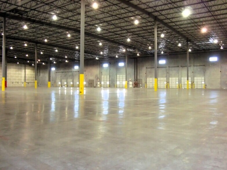More Photos Of 1870 Grand Terre Ln, Port Allen Distribution For Lease
