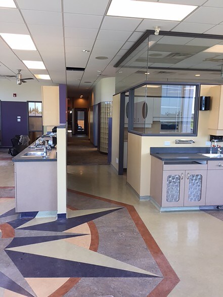 More Photos Of 2551 Hewes Way NW, Edmonton Medical For Lease