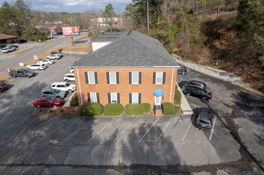 More Photos Of 2170 Clearbrook Rd, Birmingham Office For Lease
