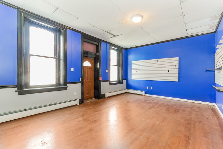 More Photos Of 50 N 4th St, Columbia Storefront Retail Residential For Lease