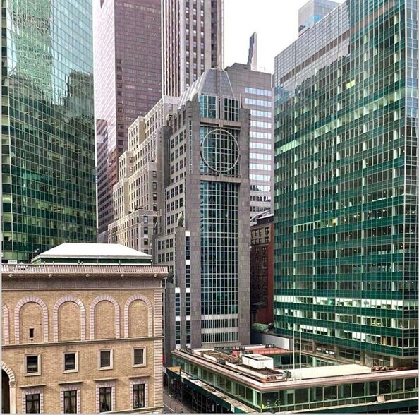 Primary Photo Of 43-45 E 53rd St, New York Office For Sale