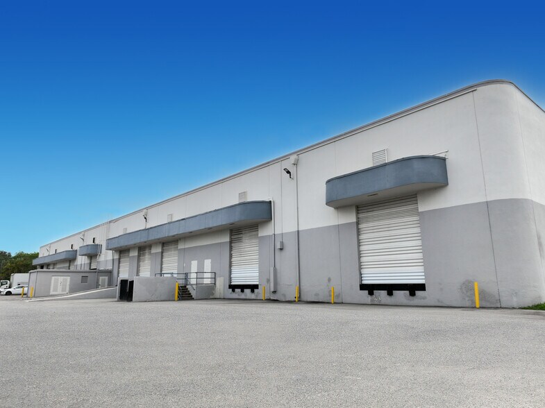 More Photos Of 5535-5545 NW 35th Ave, Fort Lauderdale Distribution For Lease