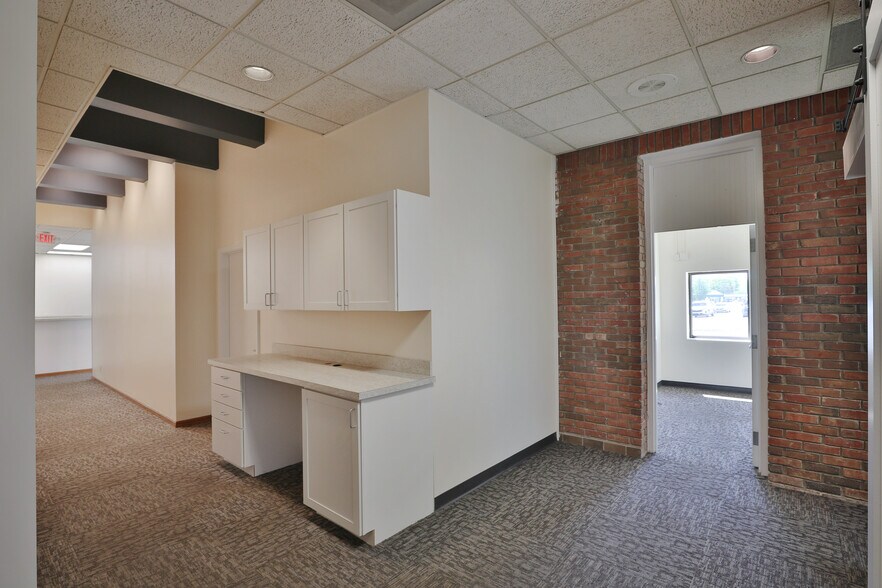 More Photos Of 1600 Sheridan Dr, Lancaster Medical For Sale