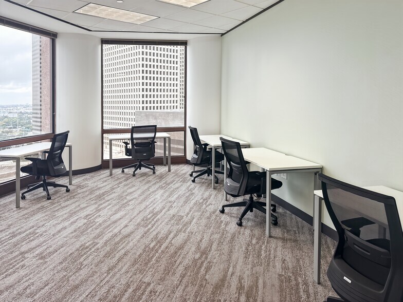 More Photos Of 1415 Louisiana St, Houston Office For Sale