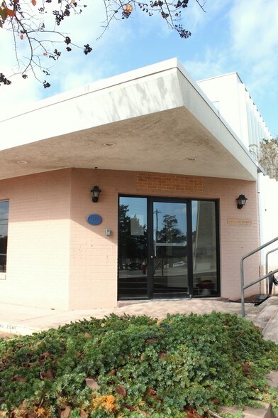 More Photos Of 401 N Baylen St, Pensacola Office For Lease