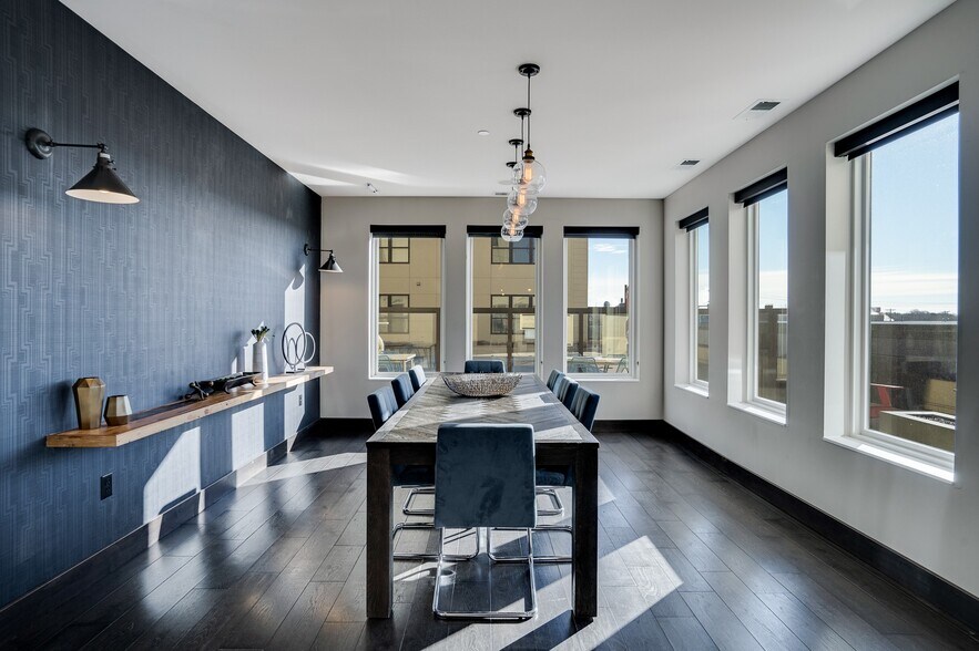 More Photos Of 2410 University Ave W, Saint Paul Apartments For Lease