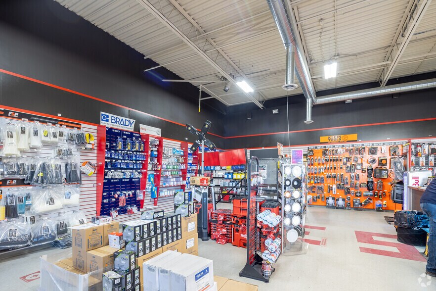 More Photos Of 75 City View Dr, Toronto Industrial For Sale