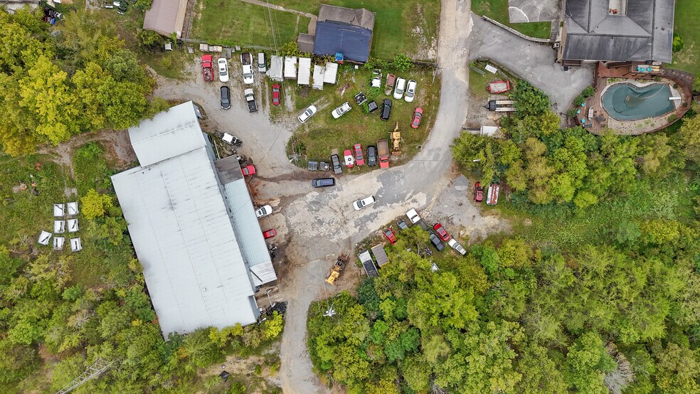 More Photos Of 1021 E Hendron Chapel Rd, Knoxville Manufacturing For Sale