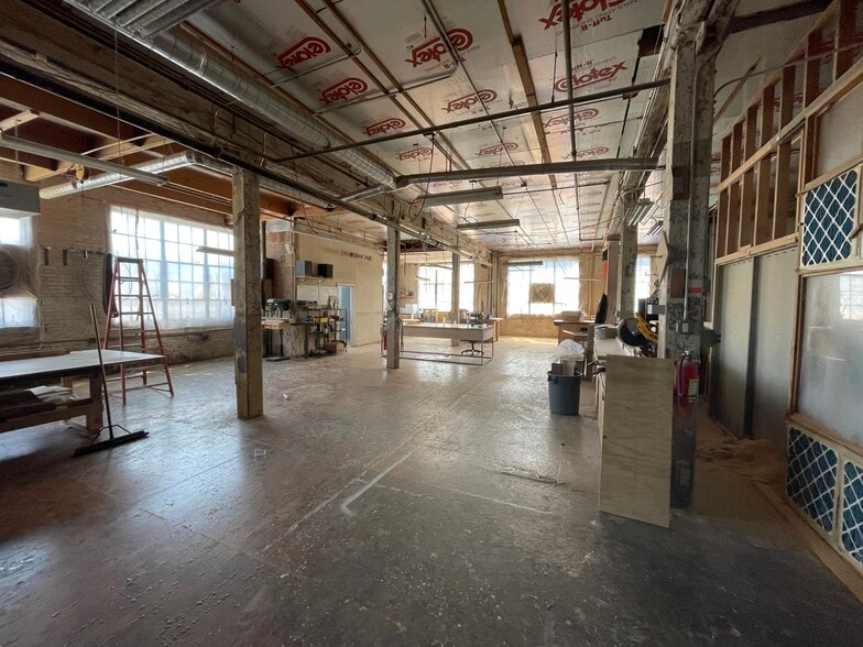 More Photos Of 401 N Wood St, Chicago Flex For Lease