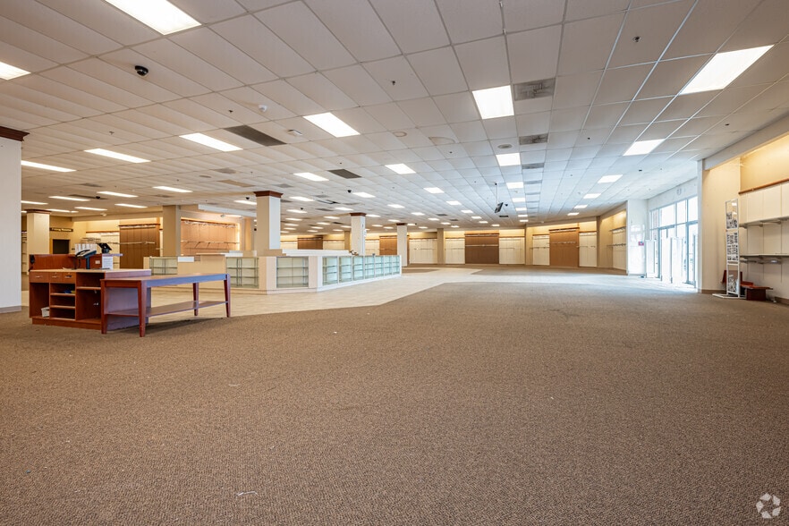 More Photos Of 1420 Hospital Rd, New Roads Storefront For Lease