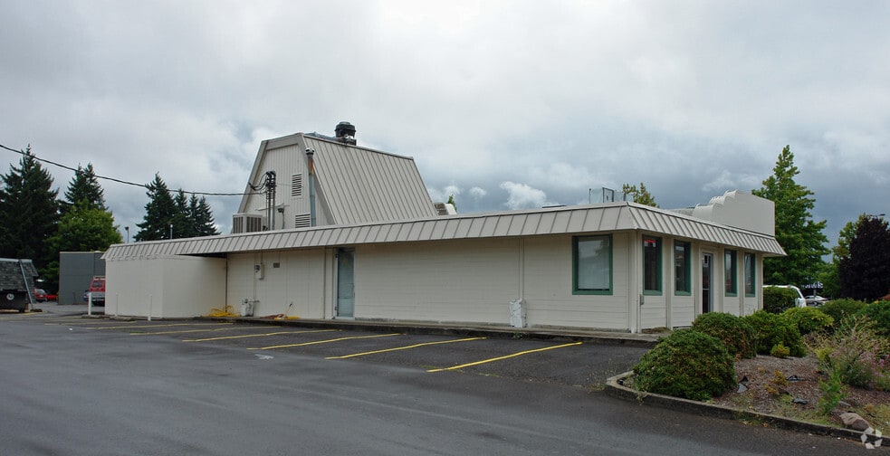 More Photos Of 1414 Mohawk Blvd, Springfield Restaurant For Lease