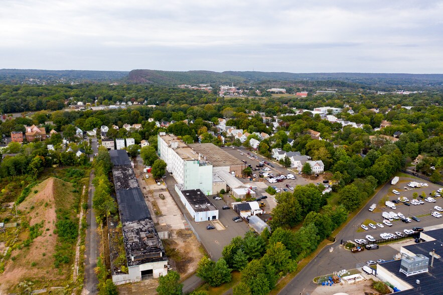 More Photos Of 89-91 Shelton Ave, New Haven Light Manufacturing For Lease