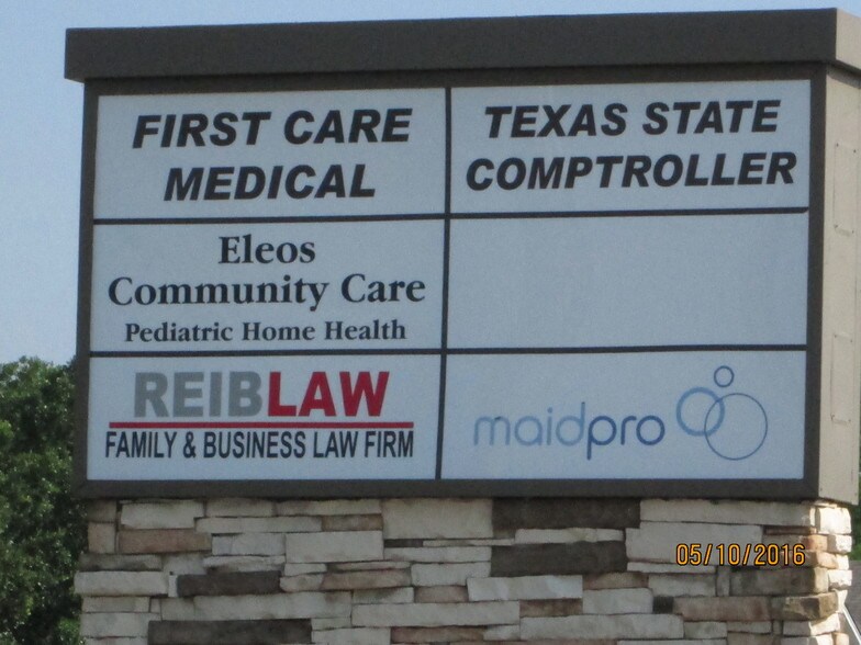 More Photos Of 400 S Carroll Blvd, Denton Unknown For Lease