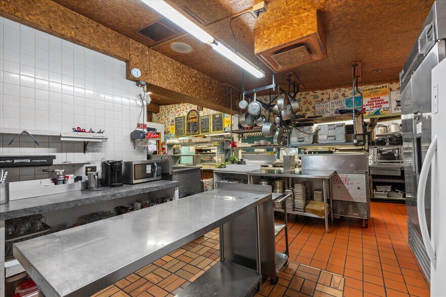 More Photos Of 1424 Main St, Sylvan Beach Restaurant For Sale