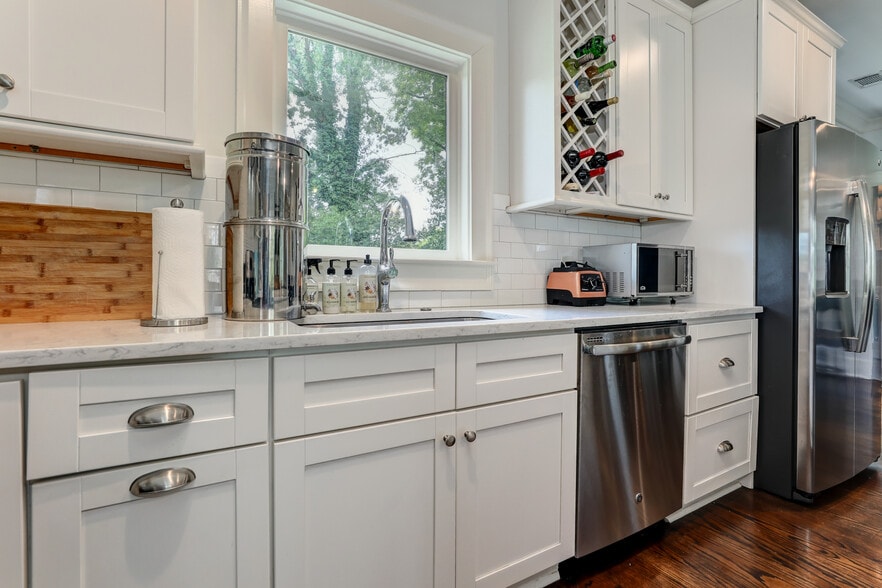 More Photos Of 2972 Lookout Pl NE, Atlanta Office Residential For Sale