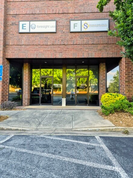 More Photos Of 470 Satellite Blvd NE, Suwanee Warehouse For Lease