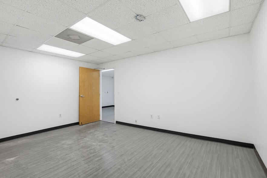 More Photos Of 744 Hartness Rd, Statesville Medical For Sale