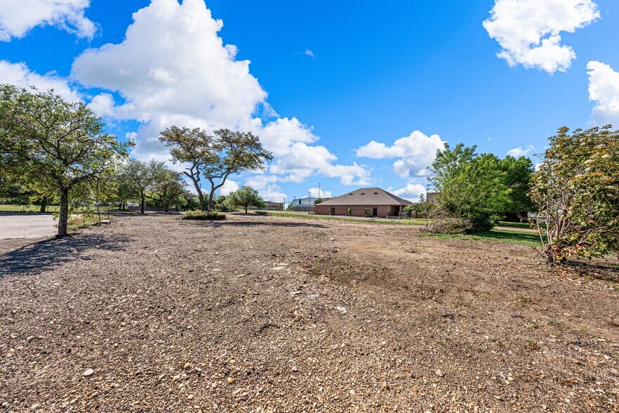 More Photos Of 720 N New Rd, Waco Land For Sale
