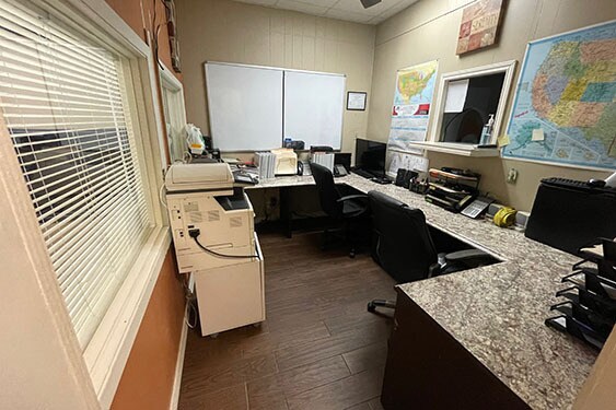 More Photos Of 1605 Military Rd, Brownsville Distribution For Lease