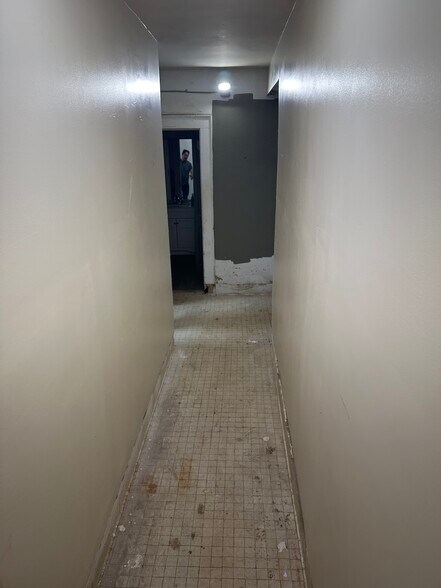 More Photos Of 583-587 Broad St, Newark Storefront Retail Office For Lease