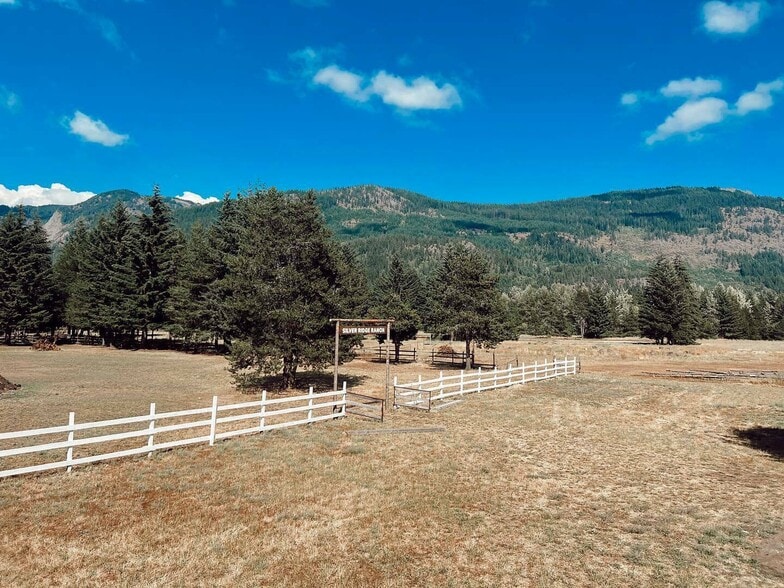 More Photos Of 180 Silver Ridge Ranch Rd, Easton Trailer Camper Park For Sale