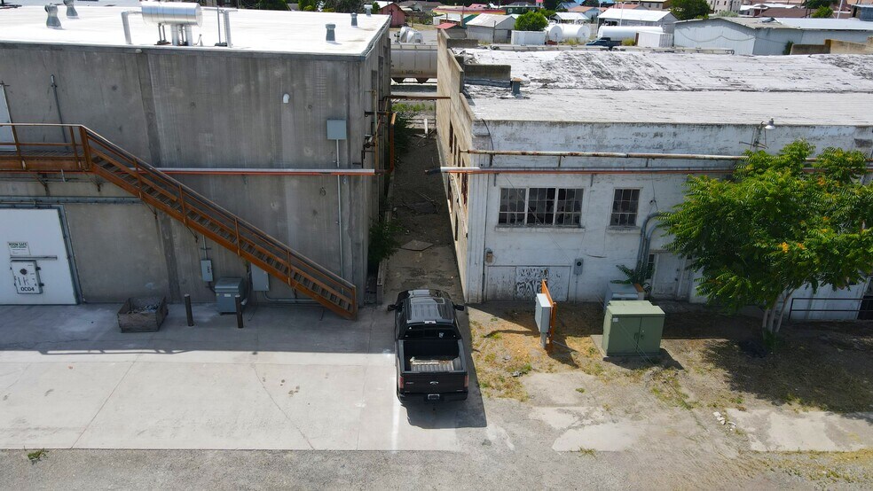 More Photos Of 602 Apple Way Ave, Oroville Warehouse For Sale