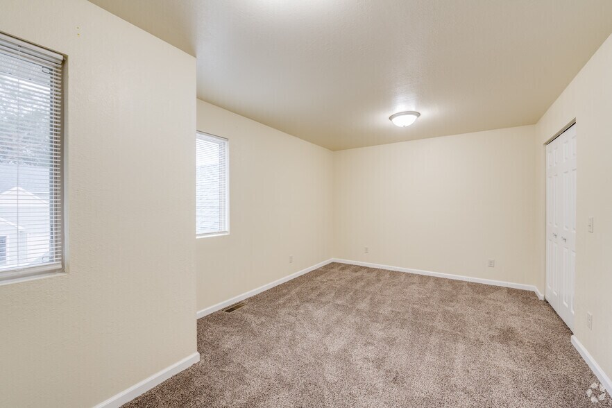 More Photos Of 816 Marquette Ave, Muskegon Apartments For Sale