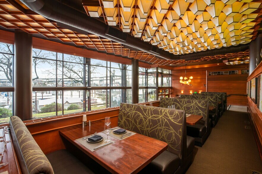 More Photos Of 309 S Montgomery St, Portland Restaurant For Sale